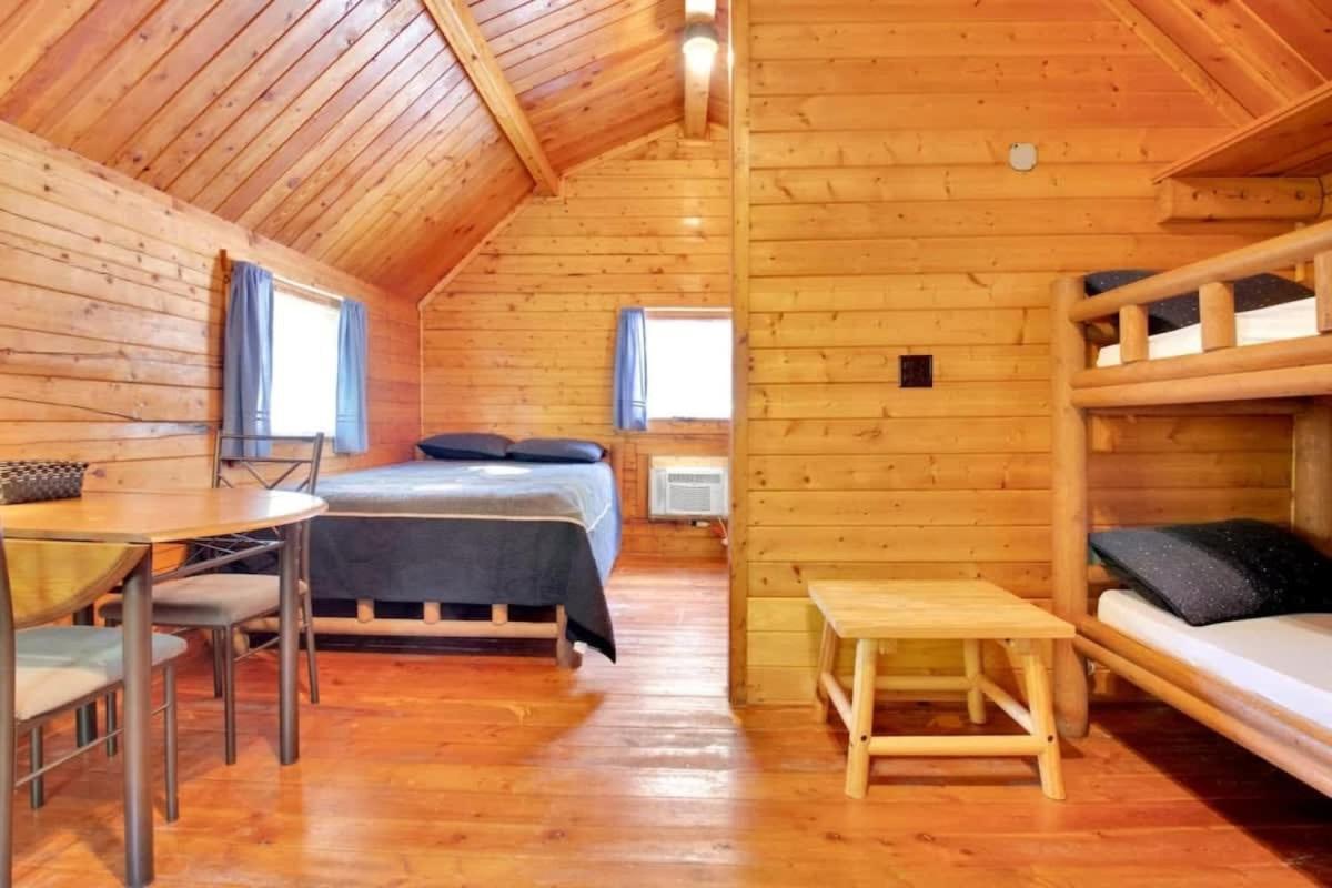 Secluded Rustic Cabin With Views 布卢明顿 外观 照片