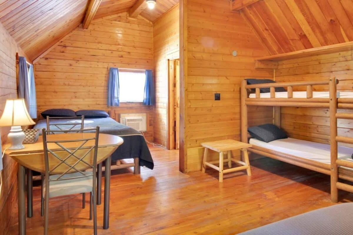 Secluded Rustic Cabin With Views 布卢明顿 外观 照片