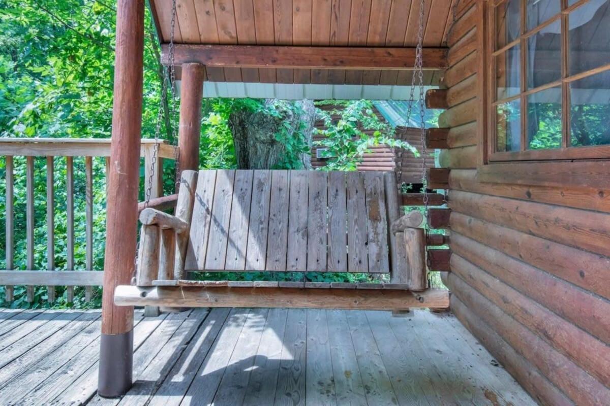 Secluded Rustic Cabin With Views 布卢明顿 外观 照片